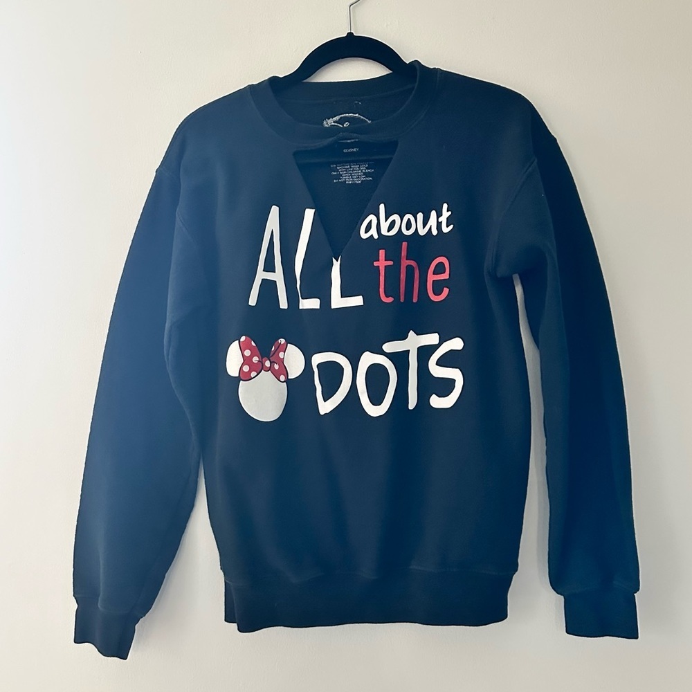 Women’s Disney peek a boo Minnie Mouse long sleeve sweatshirt size small